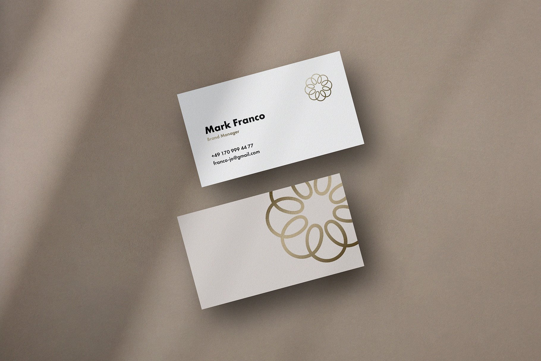 Mote Free Business Card Mockup 5